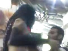 Bougie allumée dans un trou du cul dégoulinant de cire sur des vidéo manga erotique boules