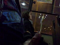 Femme séduisant un voisin noir pendant vidéo sexy érotique que je travaille en caméra cachée