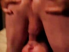 Lubrifiant son trou de video porno femme cul prêt pour le sexe