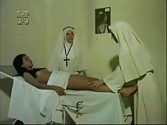 Femme sexy aimant la porno vidéos porno baise hardcore au lit
