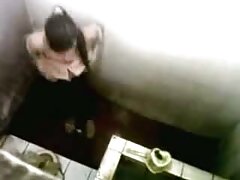 Horney ménagère chevauchant une bite en la plaçant dans son trou du cul femme sale videos erotique gratuite