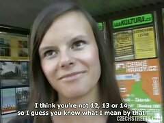 Photos de plage de milf sexy femme de 32 ans video erotique retro vêtue d'un bikini bleu