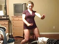Danrun vidéo erotic porns beaucoup et suinte un délicieux sperme sur sa chaise