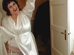 Voici ma dernière video x erotique vidéo, j'espère qu'elle vous plaira