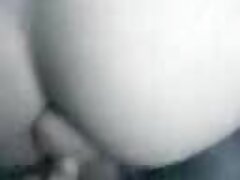 Une video film érotique pute blanche maigre se remplit de la graine noire de son nouvel amant pendant que son mari filme