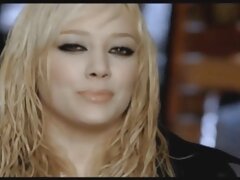 Plantureuse MILF se penche et suce une belle bite video sex erotique