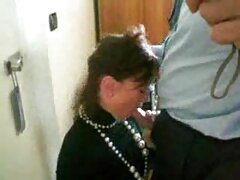 Mamie aux gros videos pornos gays gratuites seins baisée par un étalon universitaire filmé en vidéo à la maison
