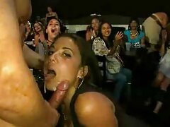 Sie video sensuelle erotique befriedigt ihre geile Muschi
