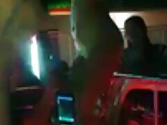Bombasse asiatique tatouée video erotique cougar donnant à son mec un moment incroyable