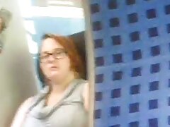 Sexe oral en position 69 sur le sol du salon avec une video erotique hd femme blonde chaude en train de sucer une bite