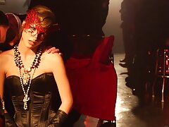 Petite amie n'a pas trouvé une bite assez grosse pour correspondre à cette video erotique entre femmes aubergine