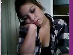 Femme video erotique sexy coquine aime poser nue