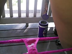 Belle blonde satisfaite par video gratuite erotique son petit ami noir sur le sol